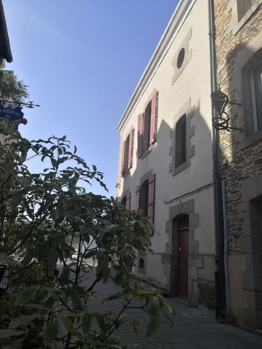 Grande Maison De Ville Entre Terre Et Mer Malestroit Exterior photo